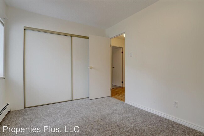 Building Photo - 2 br, 1 bath House - 13500 E Cornell Ave #102