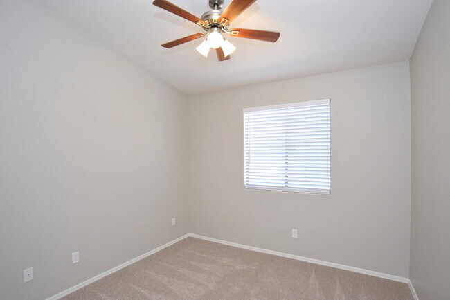 Building Photo - Move-In Ready Home in Dove Mountain