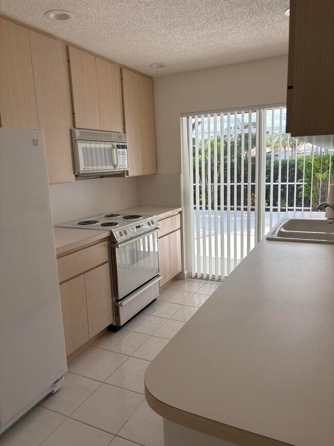 Building Photo - 10303 Chapman Oak Ct