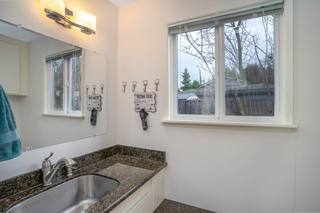 Building Photo - 2404 182nd Ave NE