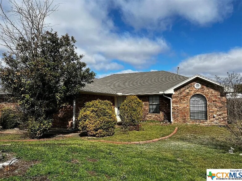 Building Photo - 901 Kelso Dr