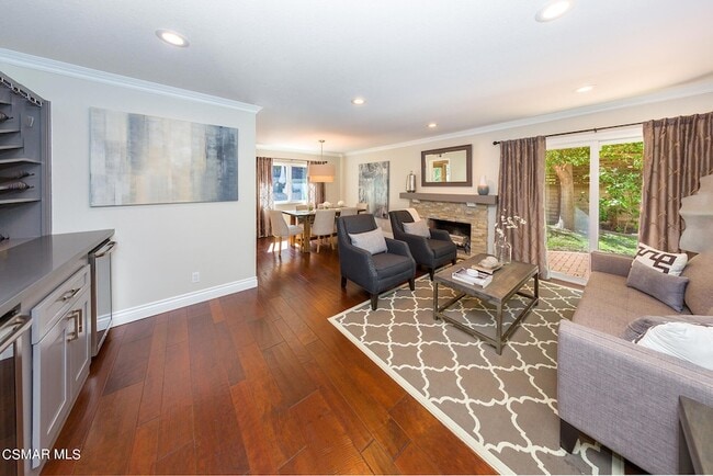 Building Photo - 249 Greenmeadow Dr