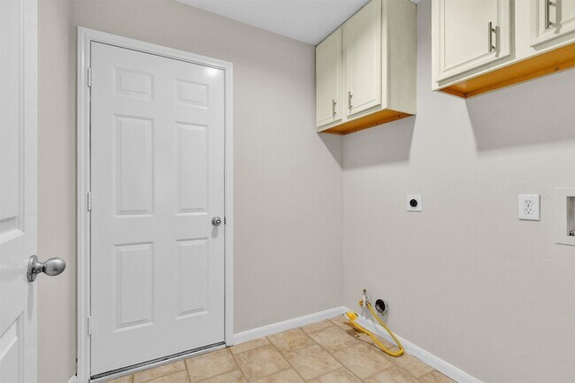 Building Photo - 2726 Fox View Cir