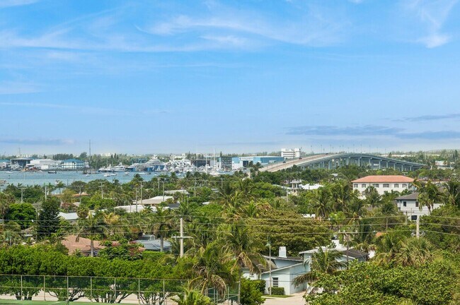 Building Photo - 3000 N Ocean Dr