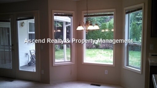 Building Photo - Lower Price!! Wilsonville 2 Level Work Shop/Workout Room Fenced Yard Quick Access to I5 & Shops