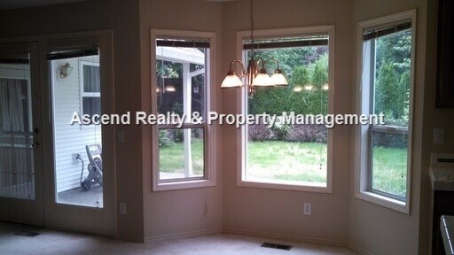 Building Photo - Wilsonville 2 Level Work Shop/Workout Room Fenced Yard Quick Access to I5 & Shops