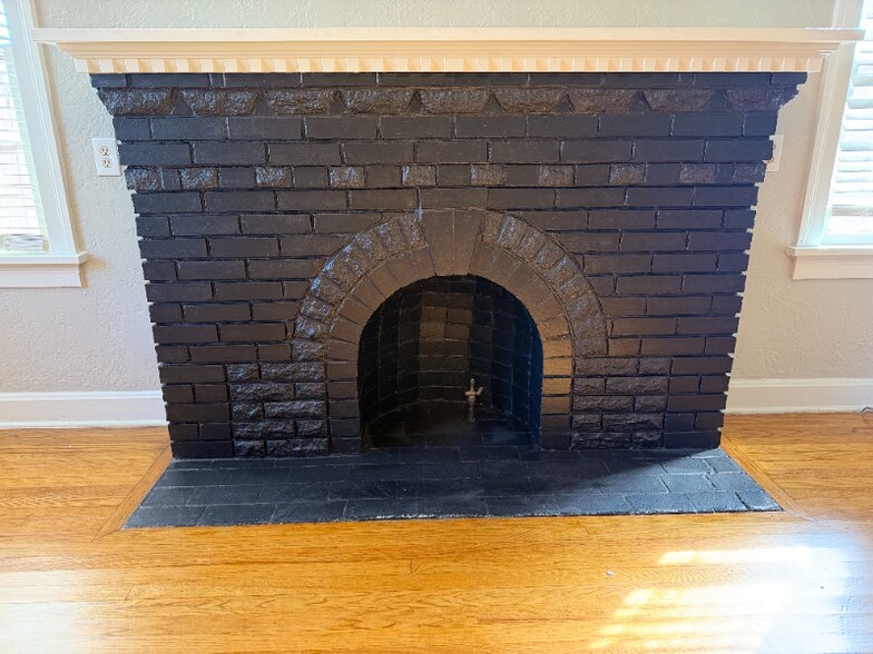 Building Photo - 322 Sunset Terrace