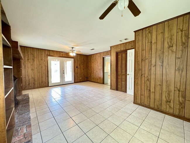 Building Photo - 3 Bed, 1.5 Bath Home in Ruston