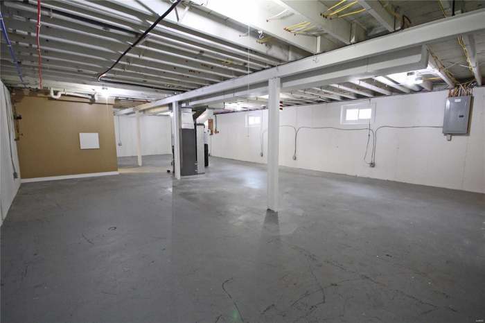 Building Photo - 8801 Chisholm Ct