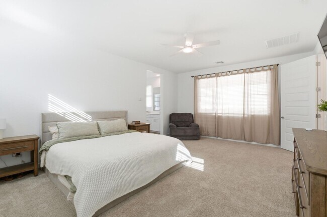 Building Photo - 3251 S Lotus