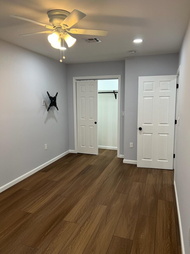 Building Photo - 384 Palisade Ave