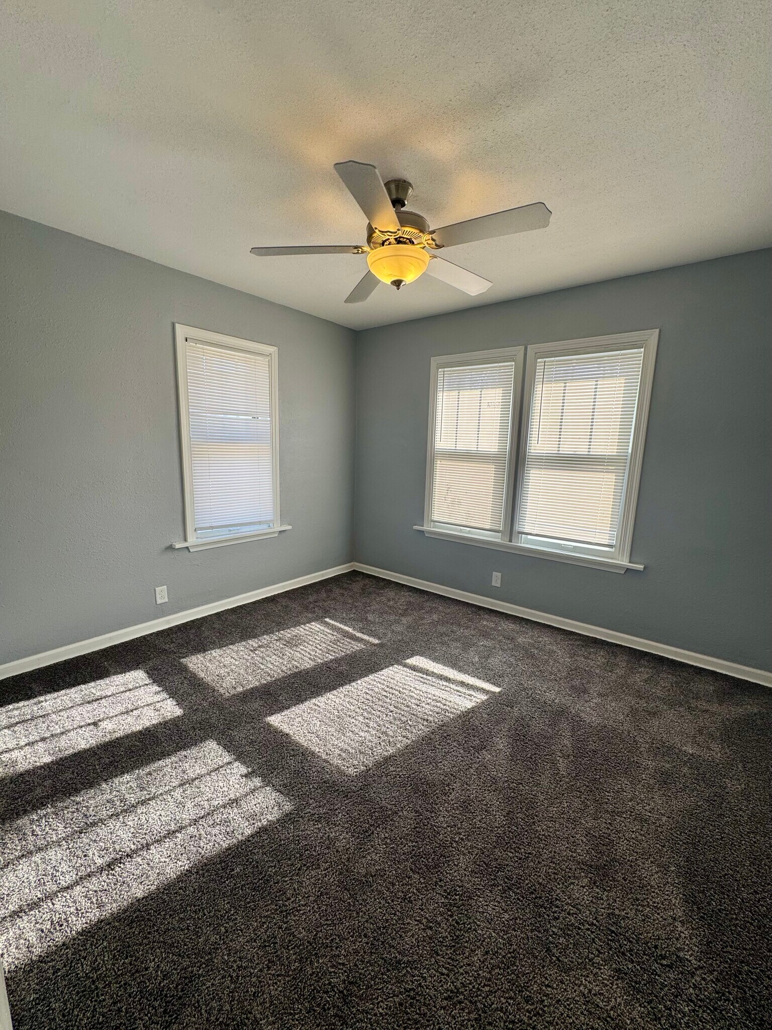 Building Photo - 1215 18th Ave