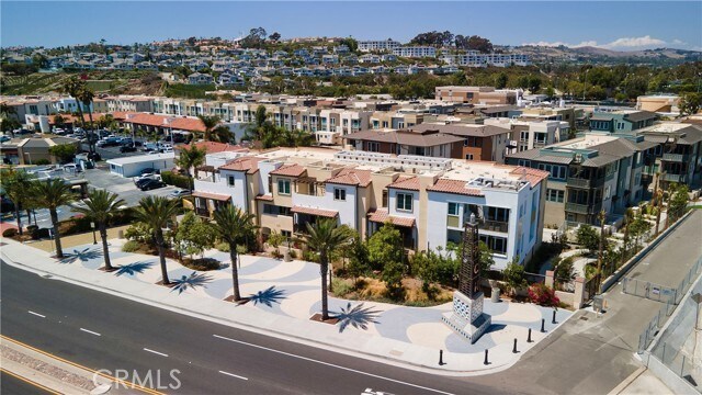 Building Photo - 1523 Doheny Way