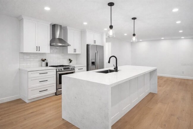 Building Photo - 5200 26th Ave N