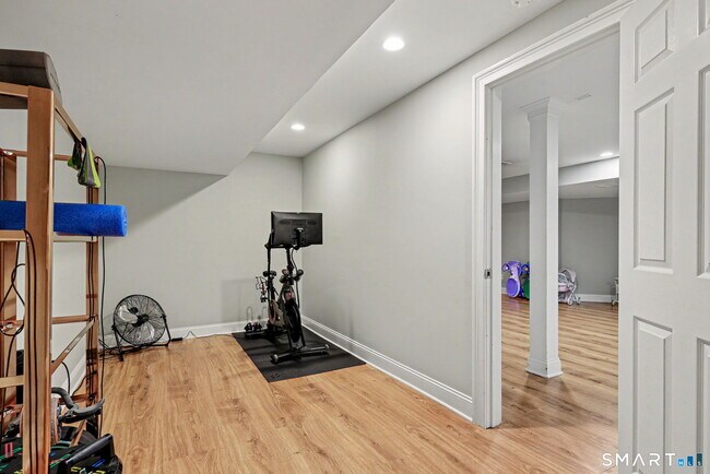 Building Photo - 4 Sickle Bar Ln