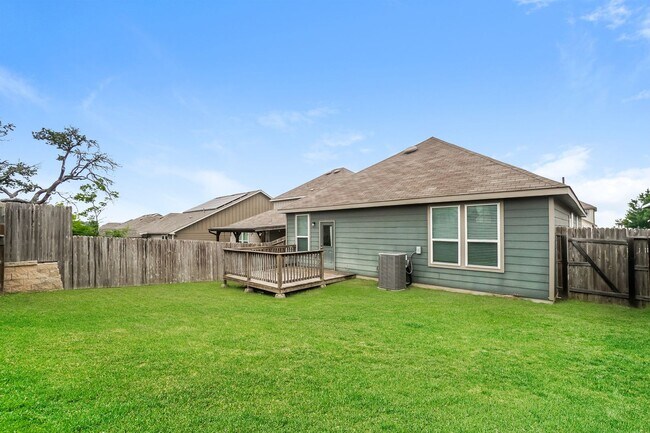 Building Photo - Perfect 3 bedroom ready to call home!