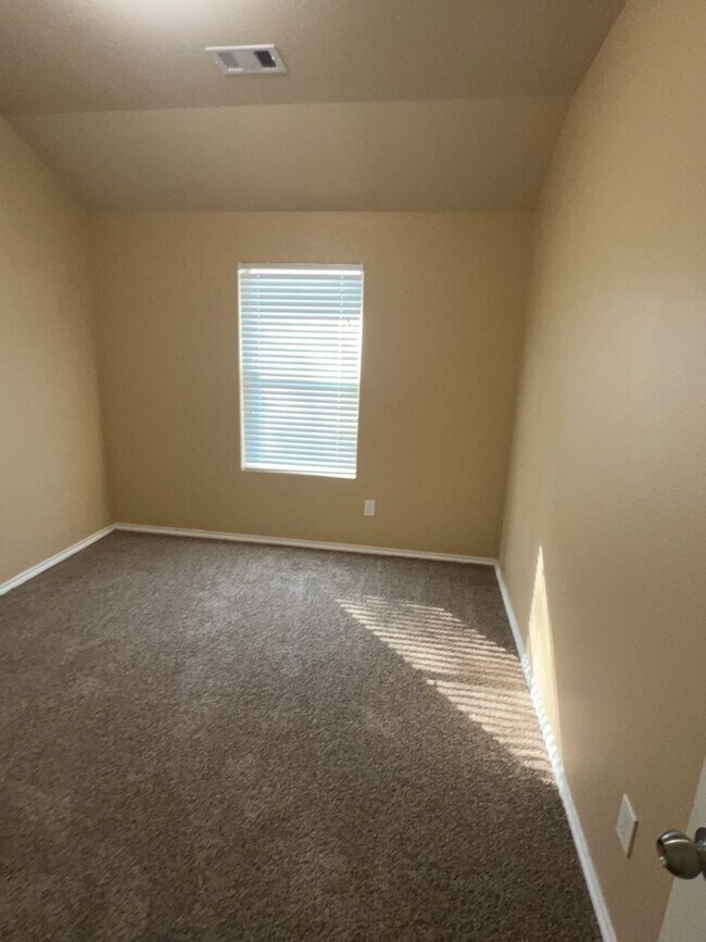 Building Photo - 808 Katydid Ct