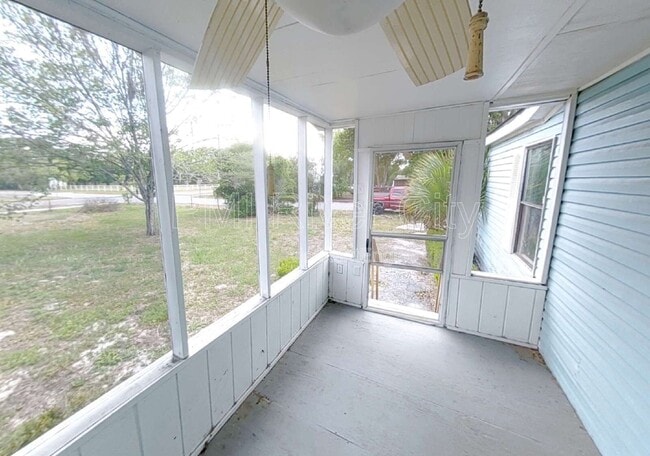 Building Photo - 12556 Palmetto St