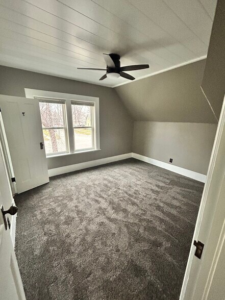 Building Photo - 1201 University Ave