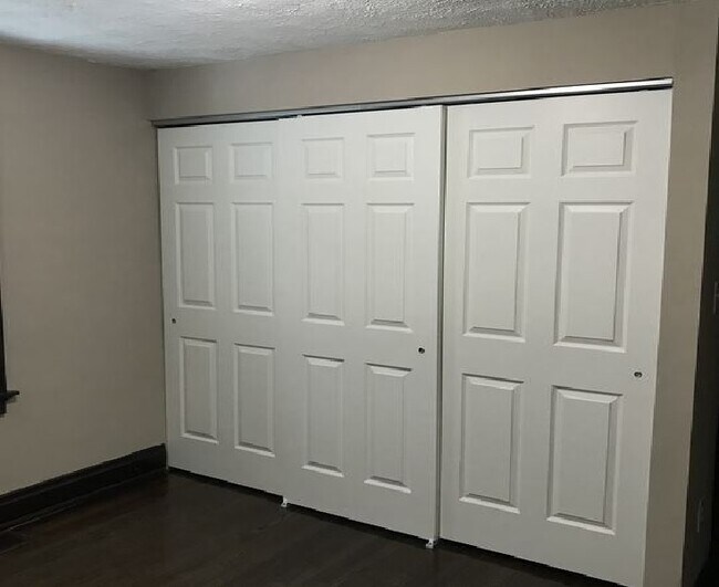 Building Photo - 6800 Betts Ave