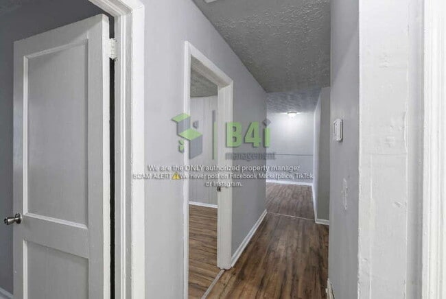 Building Photo - 1313 Ridgeview Dr