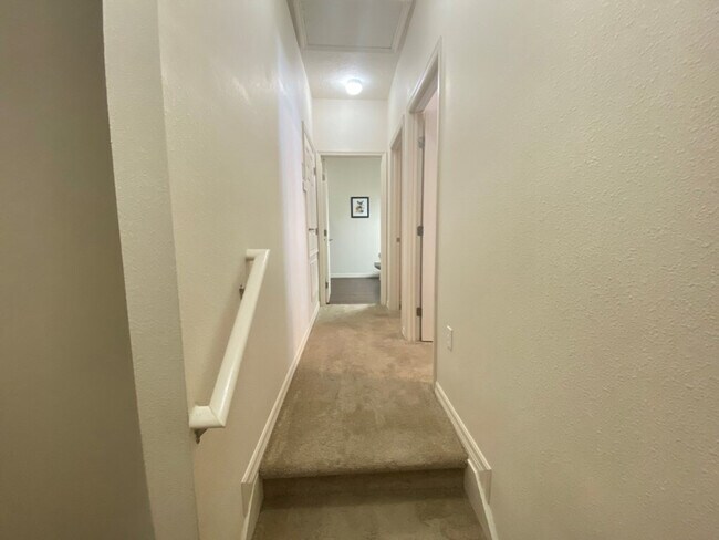 Building Photo - 5372 Diplomat Ct