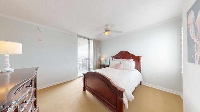 Building Photo - 2060 Beach Blvd
