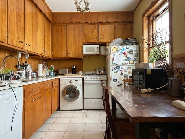 Building Photo - 208 Fuller St
