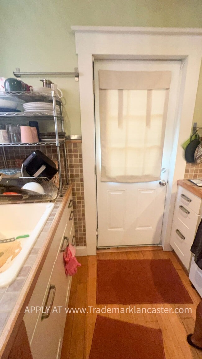 Building Photo - 40 N Plum St