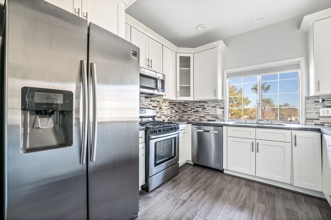 Building Photo - 1851 Hillpointe Rd