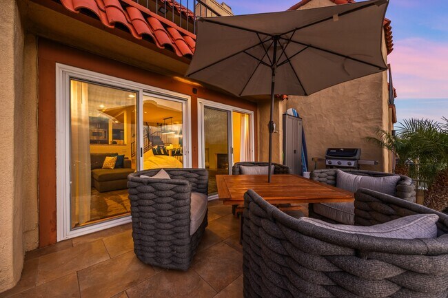 Building Photo - 4452 Caminito Fuente