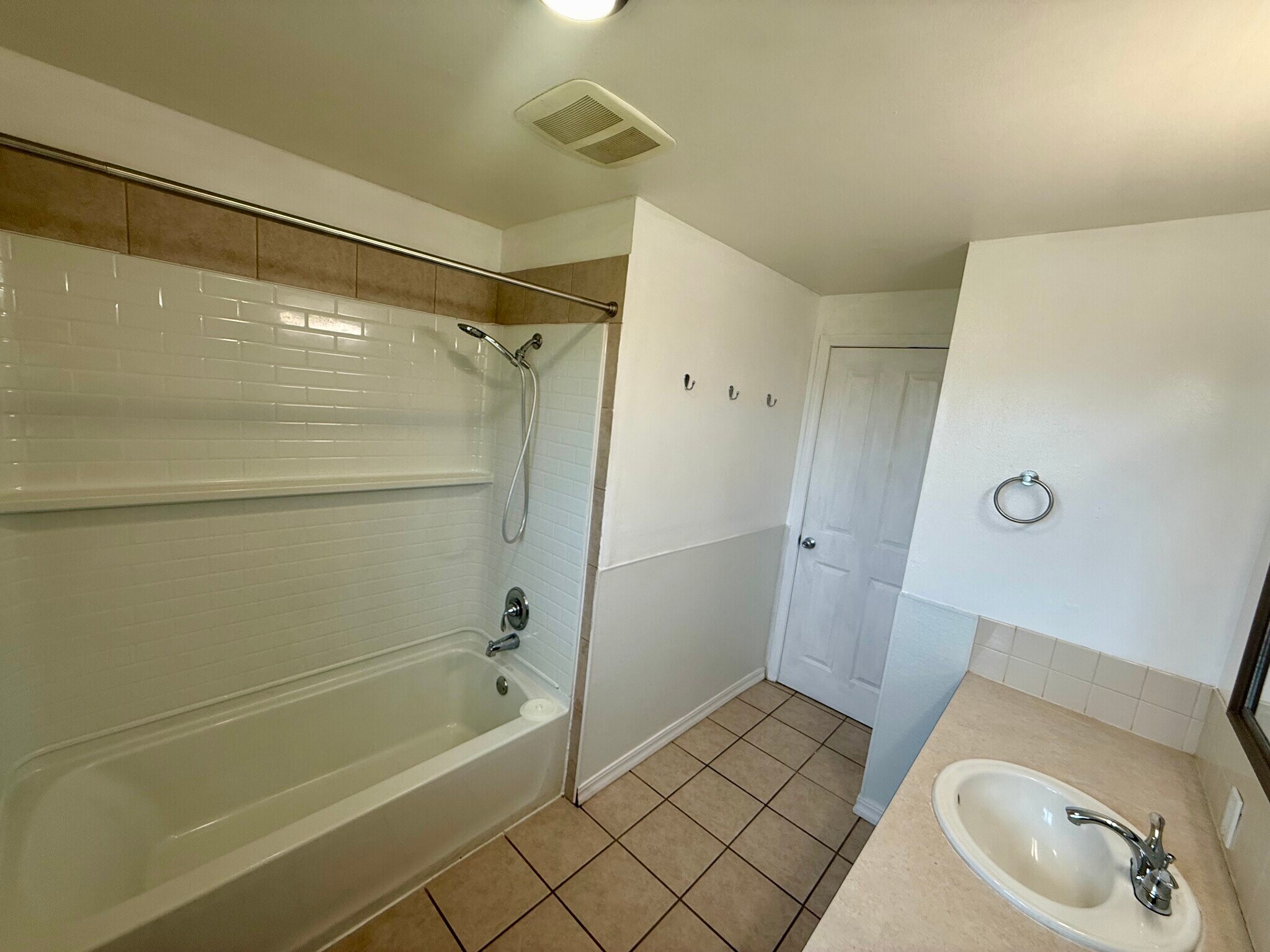 Building Photo - 7806 3rd Ave SE