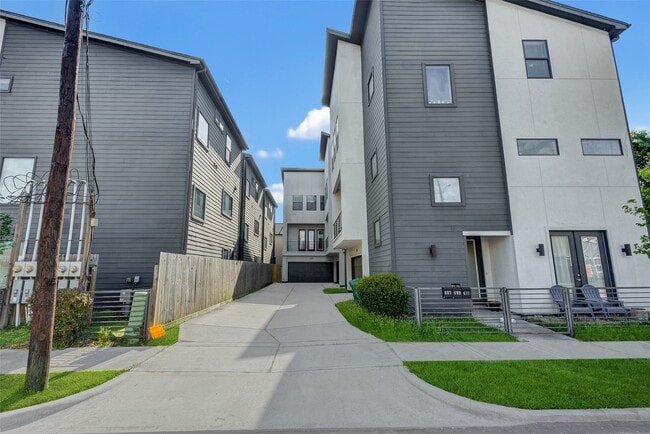 Building Photo - 607 Sydnor St