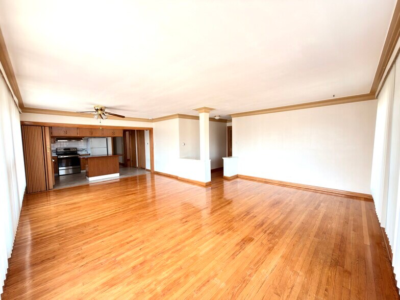 Building Photo - 7056 S Campbell Ave