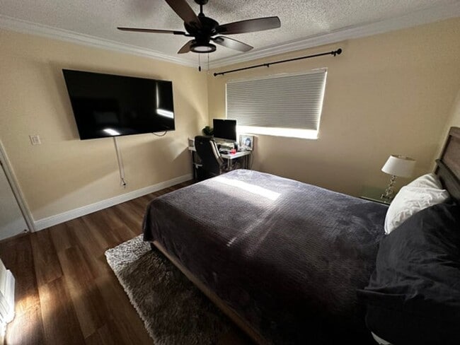 Building Photo - 6860 Calle Del Paz S