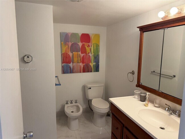 Building Photo - 3850 Galt Ocean Dr