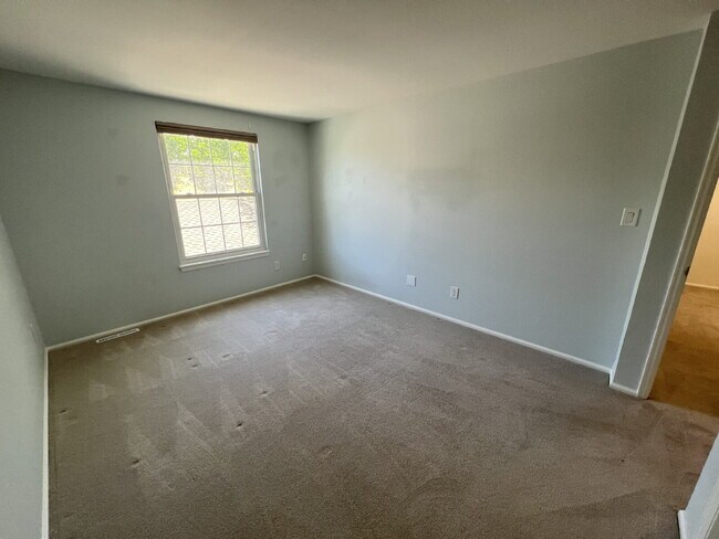 Building Photo - 7052 E Briarwood Dr