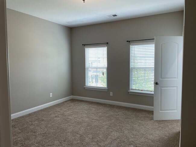 Building Photo - 2510 Gallery Drive