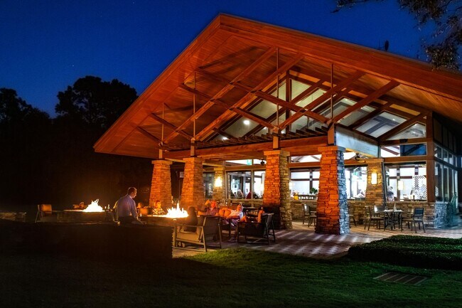 Building Photo - Romantic Getaway 5317