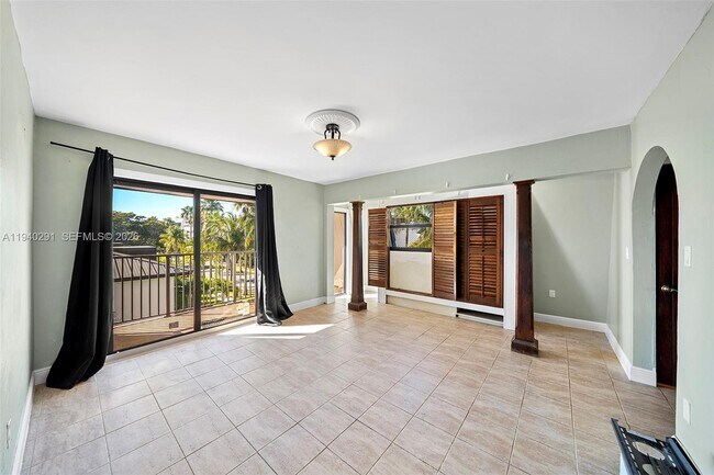 Building Photo - 230 Sunrise Dr