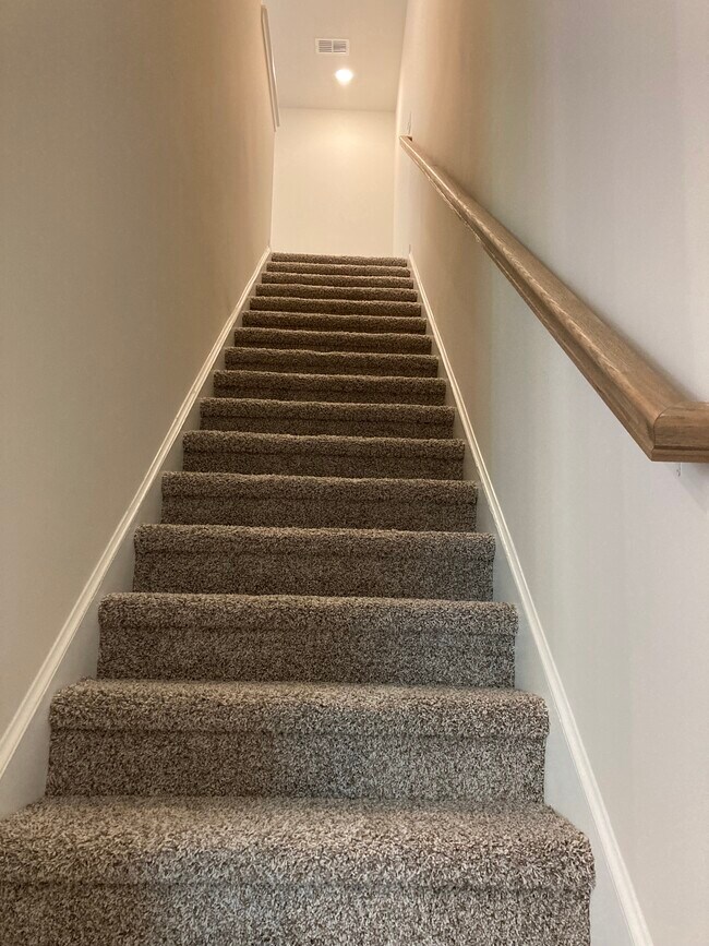 Building Photo - 354 Timberland Ave