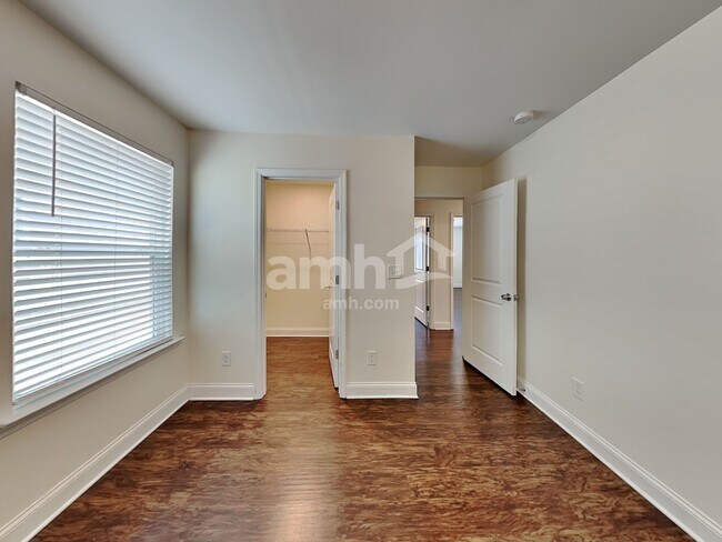 Building Photo - 1425 Arbor Pl Dr