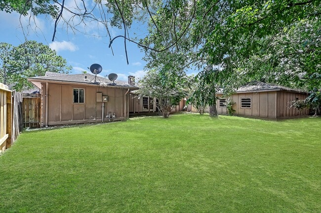 Building Photo - 2326 Turtle Creek Dr