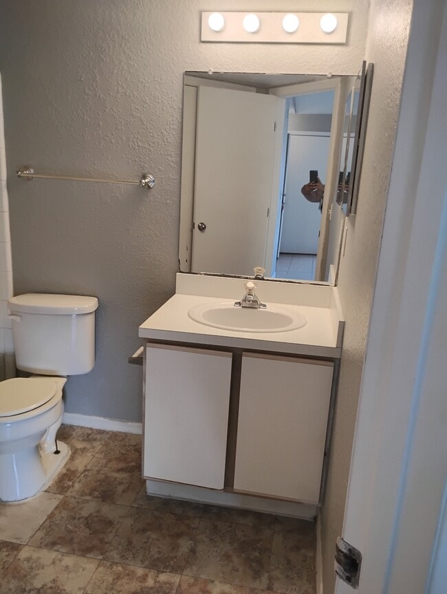 Building Photo - 2216 Grand Cayman Ct