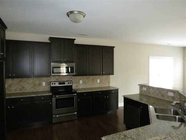 Building Photo - 411 Wolfe Ln