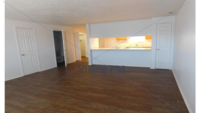 Building Photo - 3010-923-947