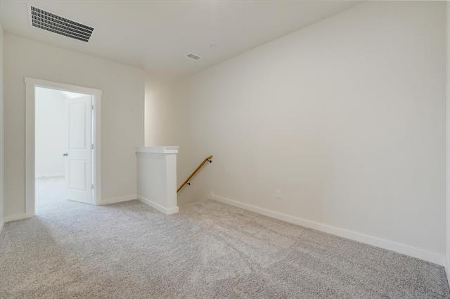 Building Photo - 679 Watersedge Ct