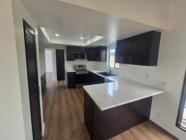 Building Photo - Remodeled 3 Bedroom 2 Bath 2 Story House, ...