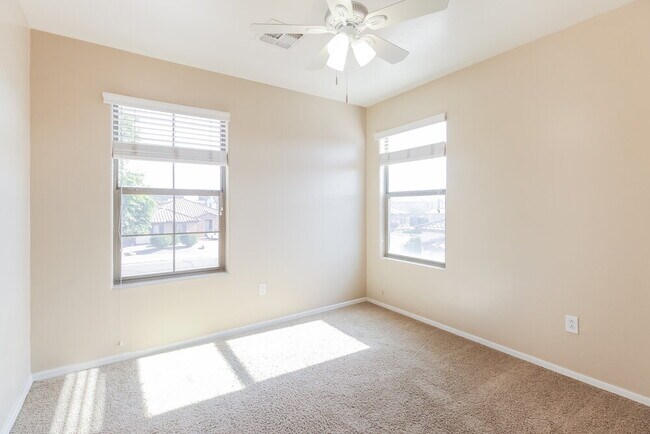 Building Photo - 6890 S Pearl Dr