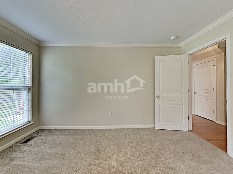 Building Photo - 1610 Polte Ln